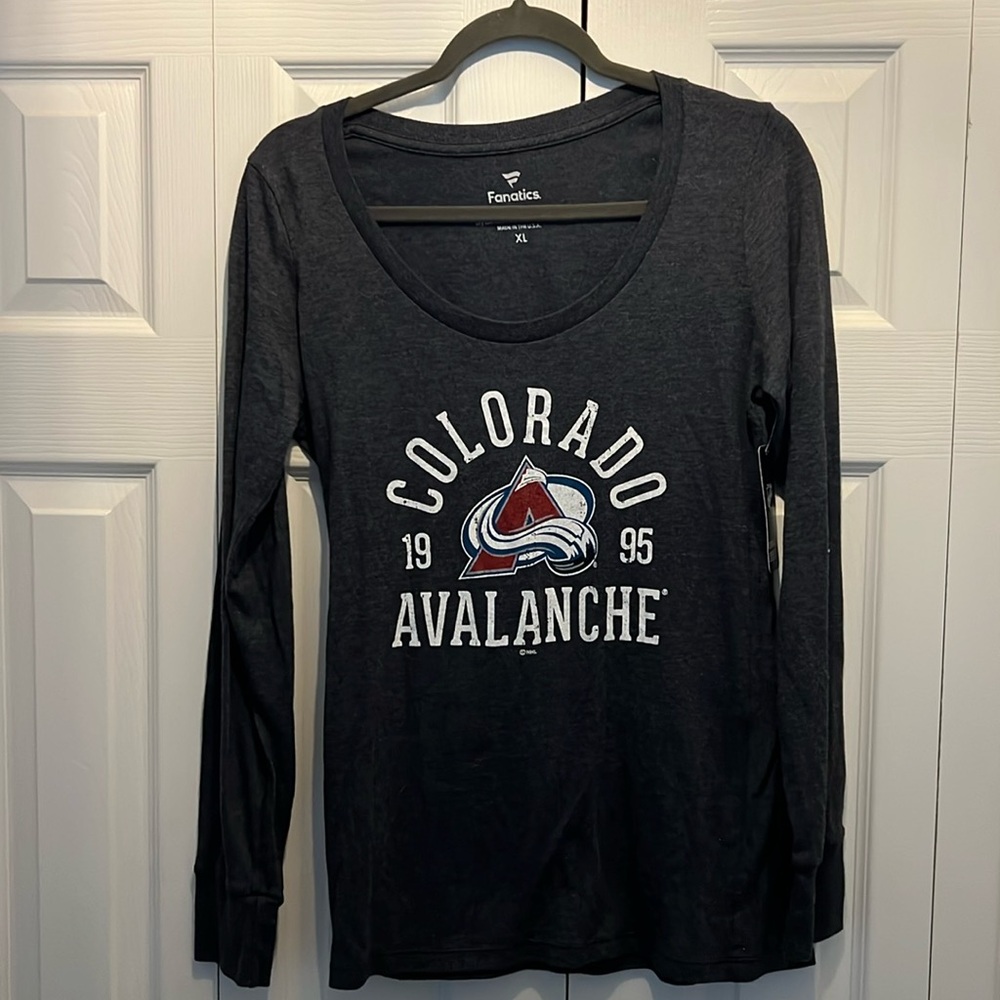 Fanatics NHL- Brand New NWT Colorado Avalanche long sleeve